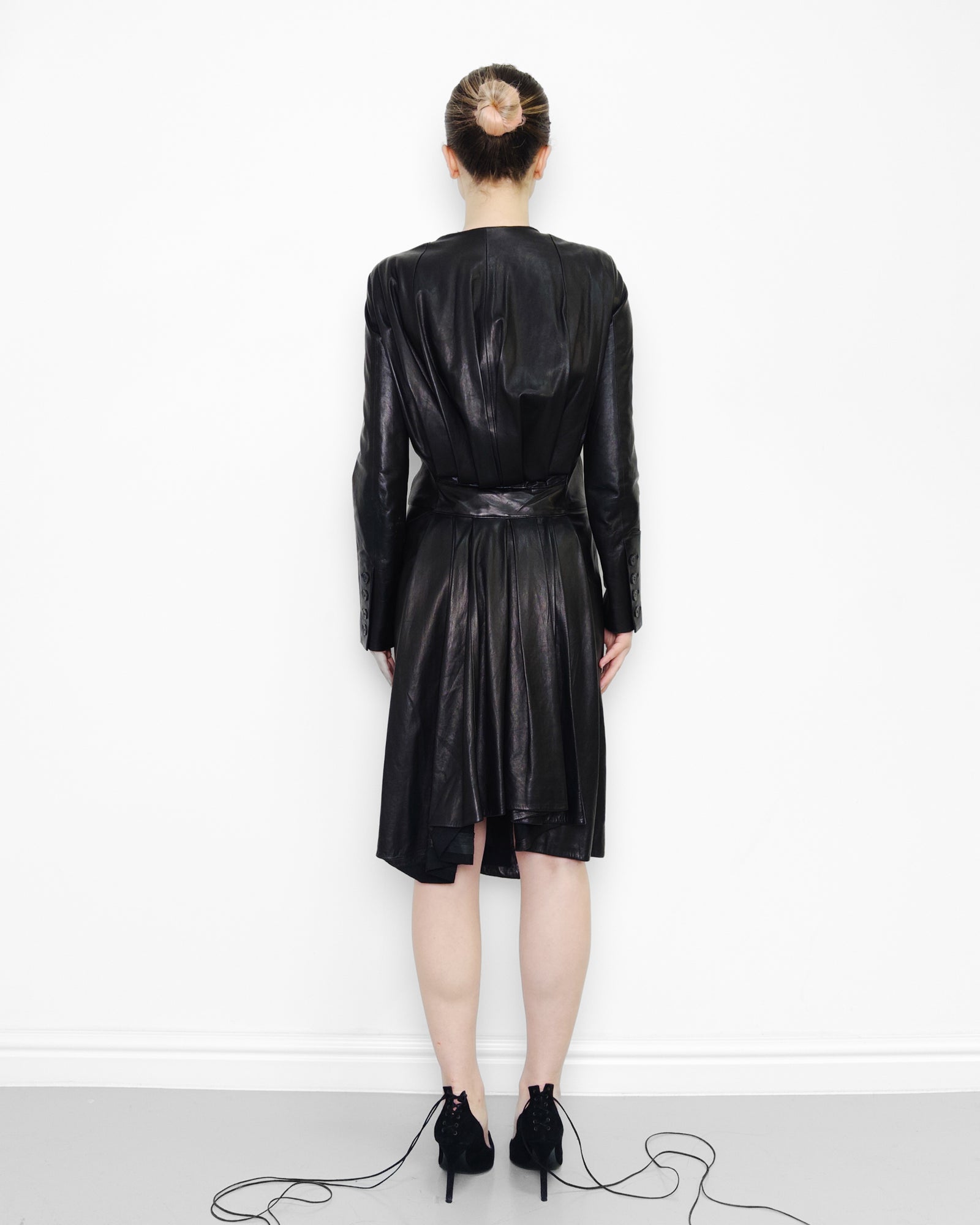 Alexander McQueen F/W2002 leather coat – West Archive